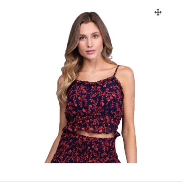 Q&A Tops - Gorgeous Cropped Floral Top**Small
